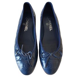 Blaue Chanel-Ballerinas aus zerknittertem Leder Blau