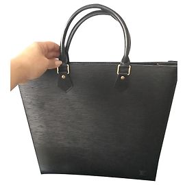 Louis Vuitton Black EPI Flat Bag - Never worn - Mint condition - Vintage Brown Black