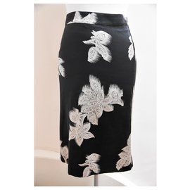 Clements Ribeiro-New Clements Ribeiro black silk calf-length patterned skirt. IT 40-Black