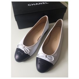 Chanel-Sapatilhas de ballet-Preto,Branco