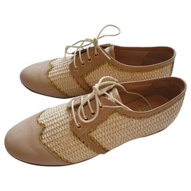 Moschino Cheap And Chic Stringate in pelle e rafia Crudo