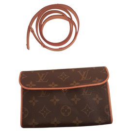 Louis Vuitton-Pockets-Brown