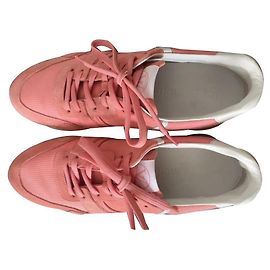 Baskets Louis Vuitton Run Away en daim rose Rose