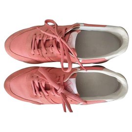 Louis Vuitton-Weglaufen-Pink