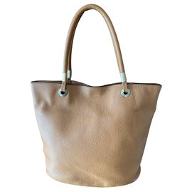 flore lancel
