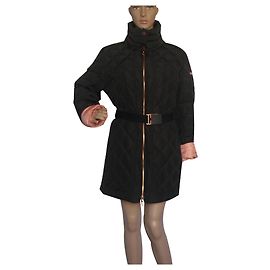 Escada Abrigos, Ropa de calle Negro