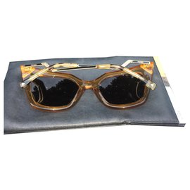 Fendi-Sunglasses-Brown