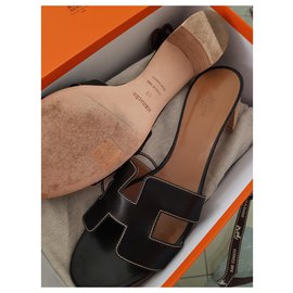 Hermès-Hermes Oasis Sandals-Noir