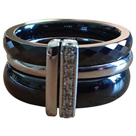Guy Laroche Ceramic ring Black