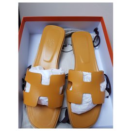 claquette hermes jaune