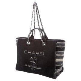 Chanel-Deauville-Nero