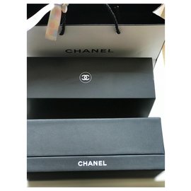 Chanel-Presentes VIP-Preto,Fora de branco