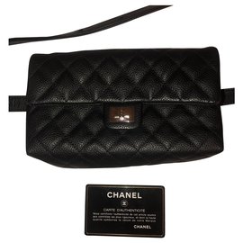 Chanel-Embrague uniforme Chanel-Negro