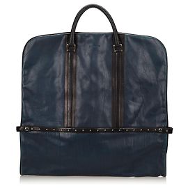 Givenchy Blue Nietenbesetzte Kleidertasche aus Leder Schwarz Blau Marineblau