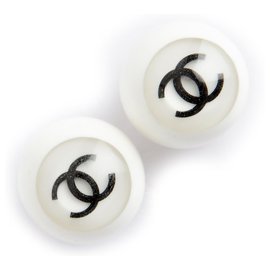 Chanel-Chanel botón CC clip en pendientes-Blanco