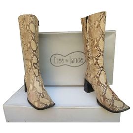 Free Lance Freischaffende Stiefel aus Python p 39 mit leichtem kosmetischen Defekt Beige