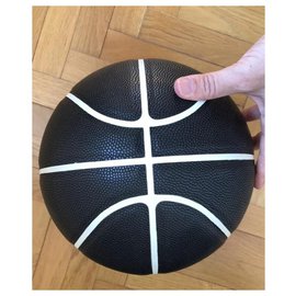 Chanel-Chanel ball-Black,White
