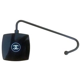 Chanel bag hook with its pouch Black