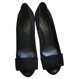 Louis Vuitton-Heels-Black