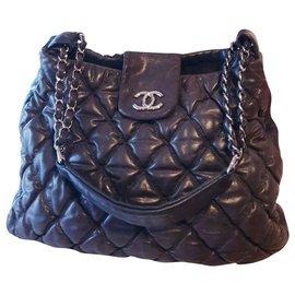 Chanel-Bolso de piel acolchado Chanel-Gris,Marrón oscuro