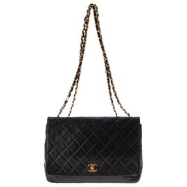 Chanel-Klassische Chanel-Handtasche aus marineblauem gestepptem Lammfell, goldene Hardware!-Marineblau