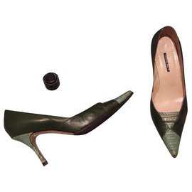 Autre Marque Stefan Back Green Leather and Python Pumps Green