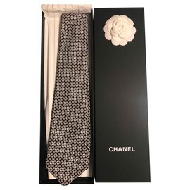 Chanel-Cravate Chanel neuve-Autre