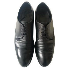 PRADA UTILIZADA ENCAJE NEGRO Negro