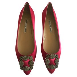 Manolo Blahnik-Hangisi-Pink