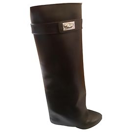 Botas Shark Givenchy em pele castanha Marrom