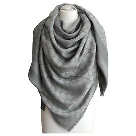 GRAUER SCHAL GUCCI NEU Grau