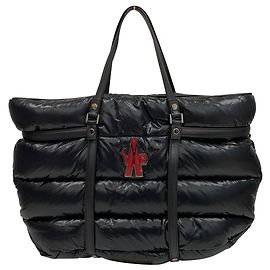 Moncler Tote de nylon preto acolchoado e acolchoado da mala de viagem Preto