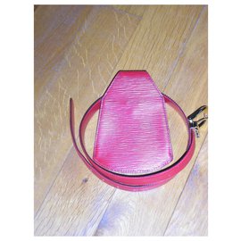 Louis Vuitton-Louis Vuitton, bolso de mano epi rojo con cinturón.-Roja