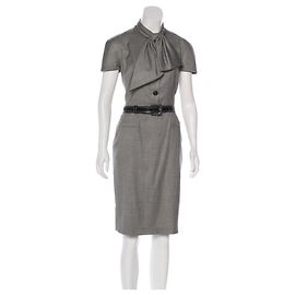Christian Dior Cachecol de lã com cinto vestido Cinza