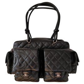 Chanel-Mehrfachtaschen aus Cambon-Schwarz