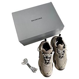 Balenciaga Triplos Bege