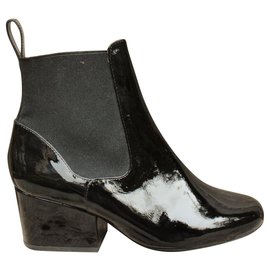 Robert Clergerie-Robert Clergerie patent leather boots 37 new with slight original defect-Black