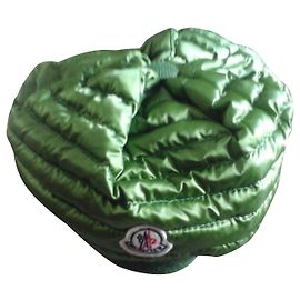 Moncler feather hat Dark green