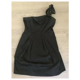 Bcbg Max Azria-Une robe à épaules-Noir,Doré