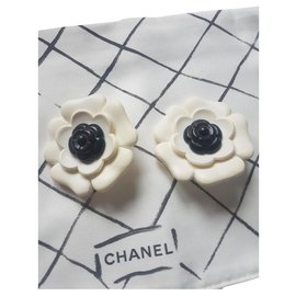 Orecchini chanel camelia Nero Bianco sporco