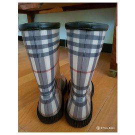 Burberry-Burberry rain boots-Beige