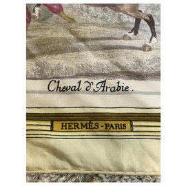 Hermès-caballos-Beige