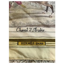 Hermès-Pferde-Beige