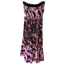 Givenchy-Schönes trägerloses Kleid, mit markierter Größe, umgeben von. smocking, Innen komplett mit einem Satinmuster ausgekleidet-Mehrfarben 