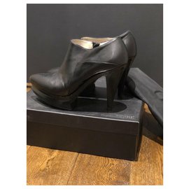 Gianfranco Ferré-Botins com plataforma-Preto