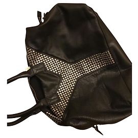 Yves Saint Laurent Edizione limitata con borchie Muse Nero