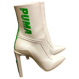 Fünfzig Puma Weiß