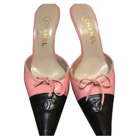 Chanel-Clogs-Pink