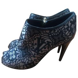 Louis Vuitton Botines LV punta abierta Negro