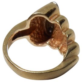 Autre Marque-Gold and diamond signet ring-Golden